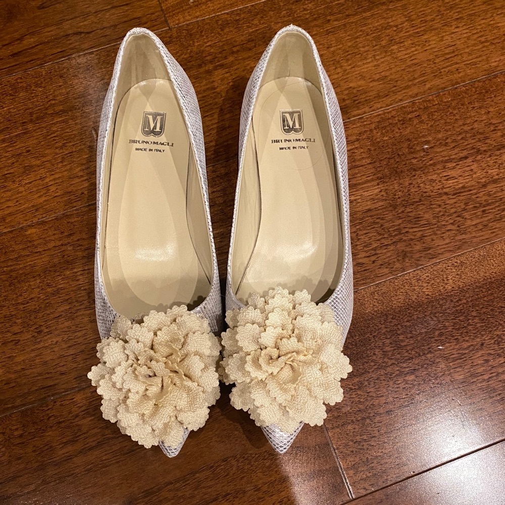 Bruno Magli Loafers with flowers